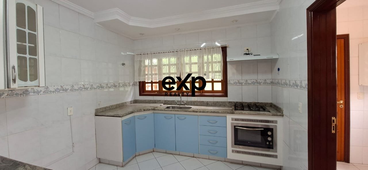 Casa à venda com 03 quartos em condomínio na Estrada da Roncáglia - Valinhos/SP