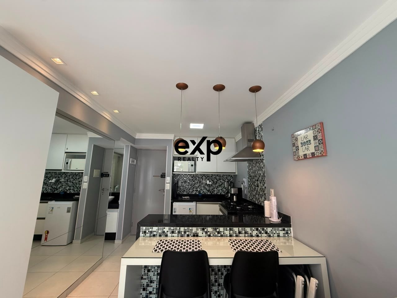 VENDO APARTAMENTO MOBILIADO EM TAMBAÚ NO MIOLO DO TURISMO