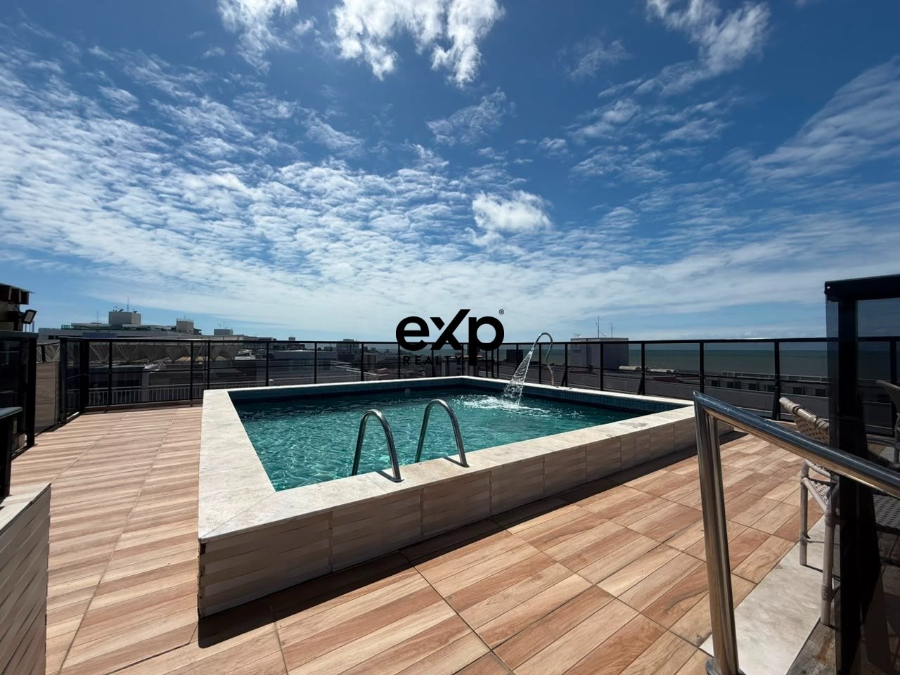 VENDO APARTAMENTO MOBILIADO EM TAMBAÚ NO MIOLO DO TURISMO