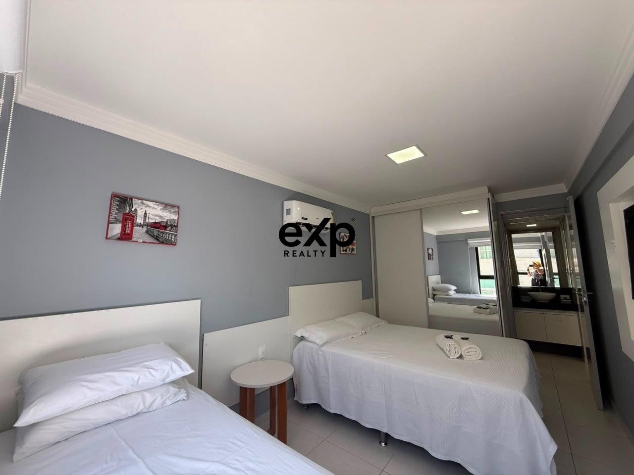 VENDO APARTAMENTO MOBILIADO EM TAMBAÚ NO MIOLO DO TURISMO