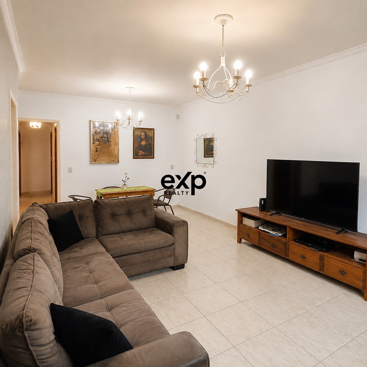 Casa térrea com 3 quartos e edícula - 1 suíte - Recanto Quarto Centenário