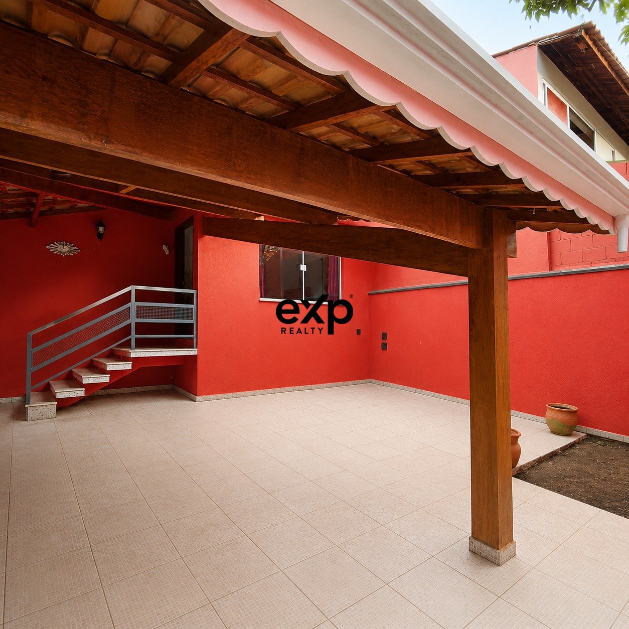 Casa térrea com 3 quartos e edícula - 1 suíte - Recanto Quarto Centenário