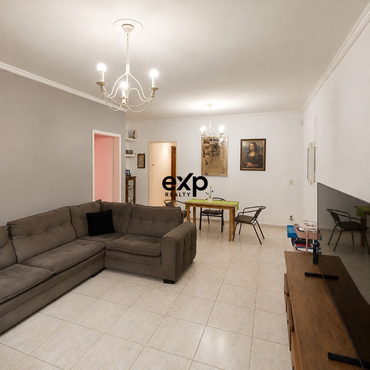 Casa térrea com 3 quartos e edícula - 1 suíte - Recanto Quarto Centenário