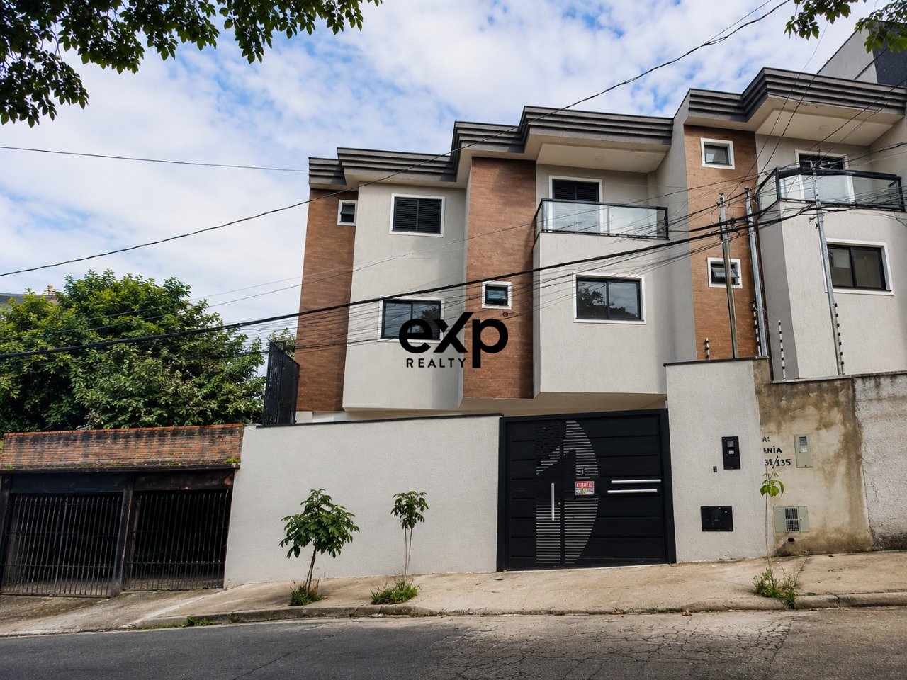 Novíssimo sobrado com 2 suítes e sacada - Parque das Nações - Santo André