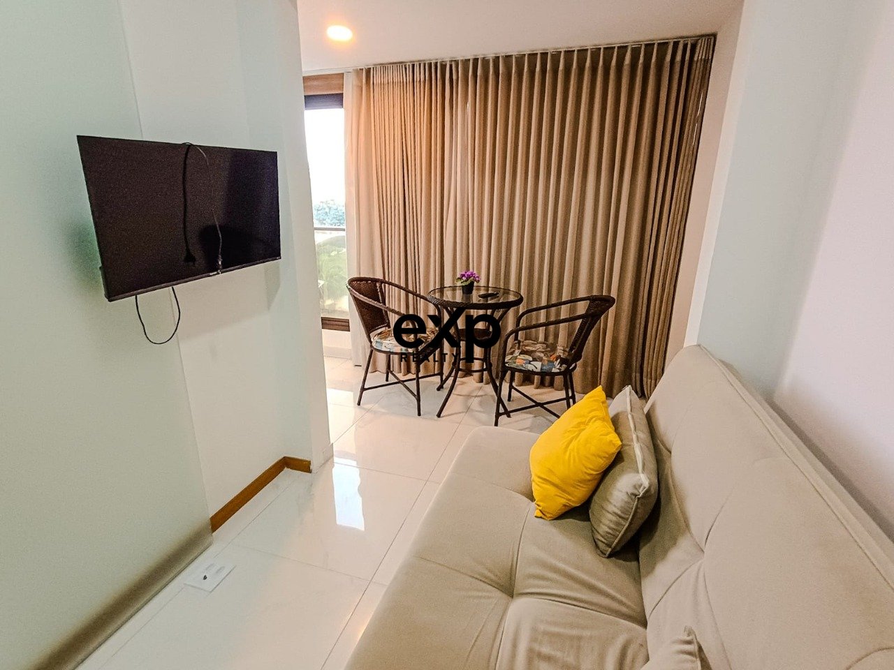 Apartamento para Locação - Quarto e Sala com Varanda | Smart Convenções