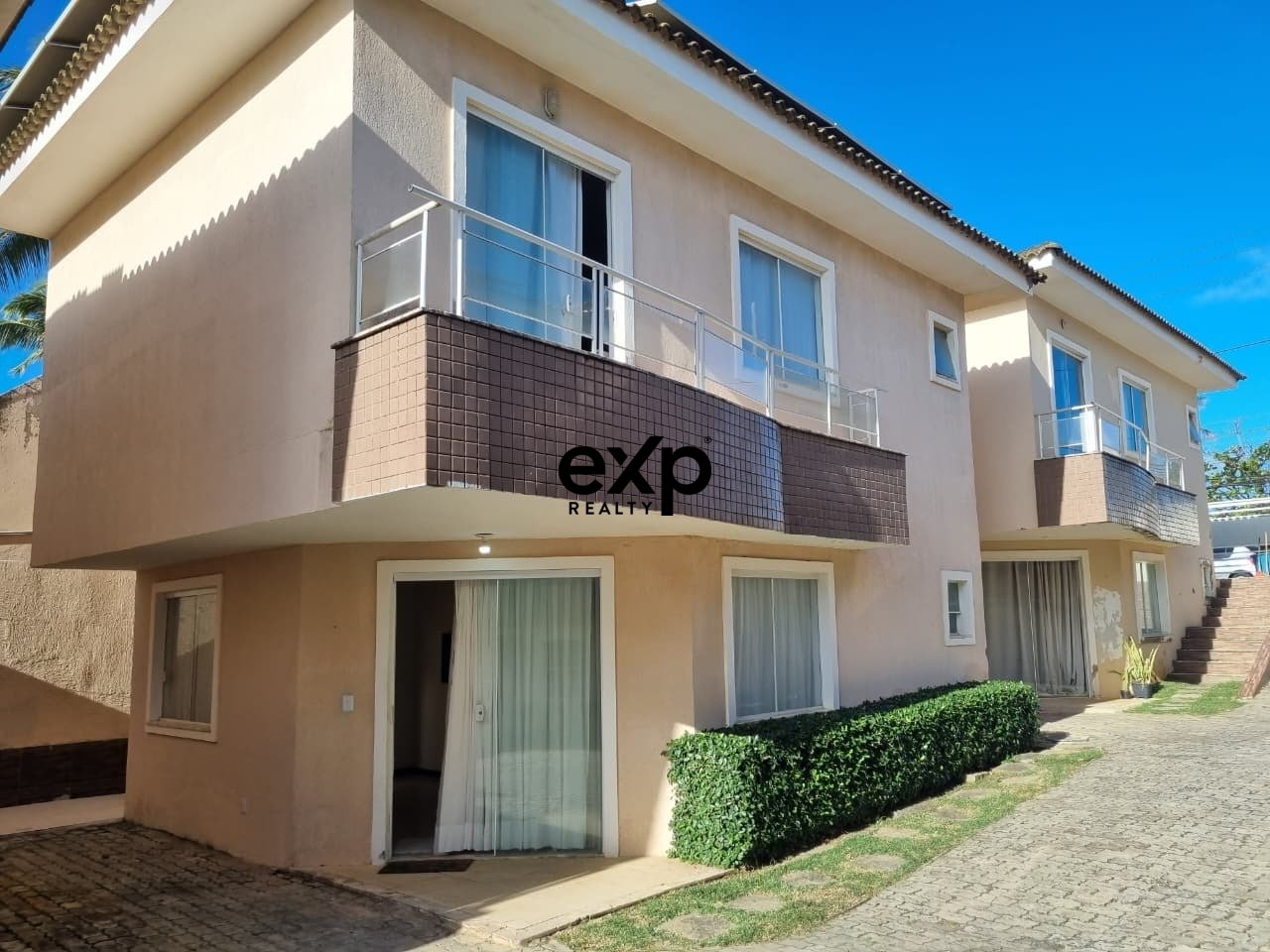 Casa Duplex 3/4 com Suíte a 200m da Praia de Ipitanga | Energia Solar
