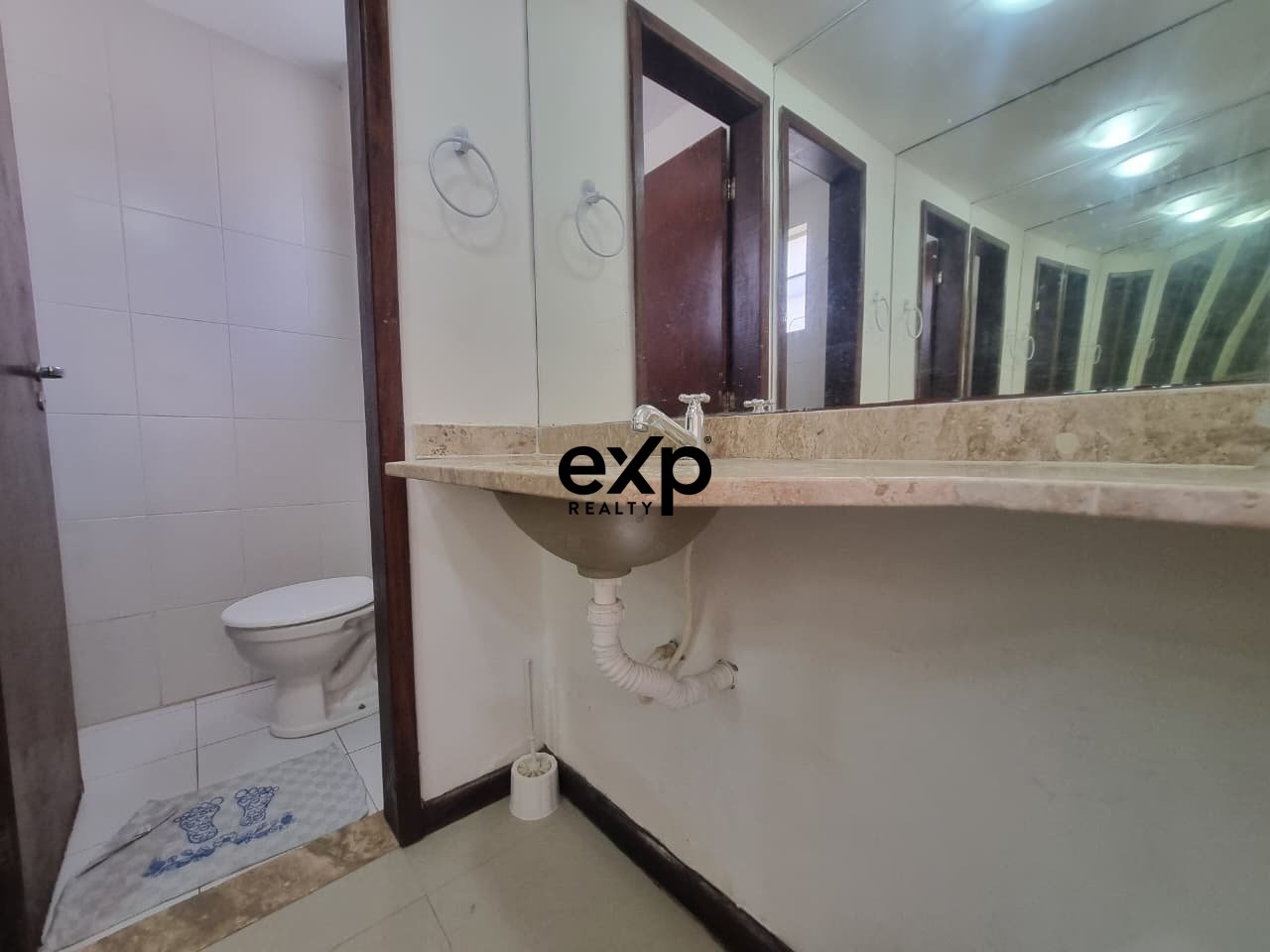 Casa Duplex 3/4 com Suíte a 200m da Praia de Ipitanga | Energia Solar