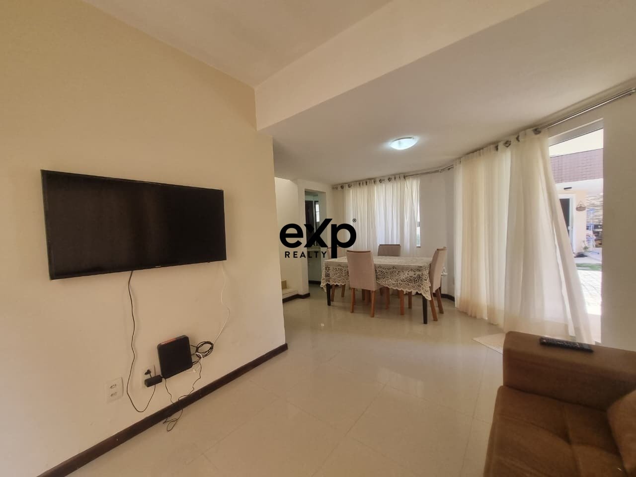Casa Duplex 3/4 com Suíte a 200m da Praia de Ipitanga | Energia Solar