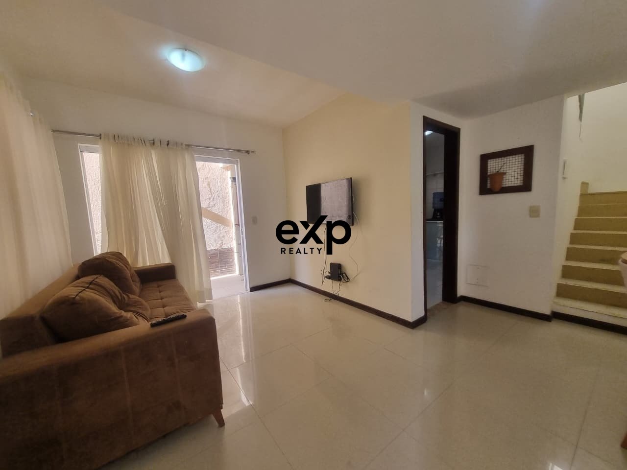 Casa Duplex 3/4 com Suíte a 200m da Praia de Ipitanga | Energia Solar