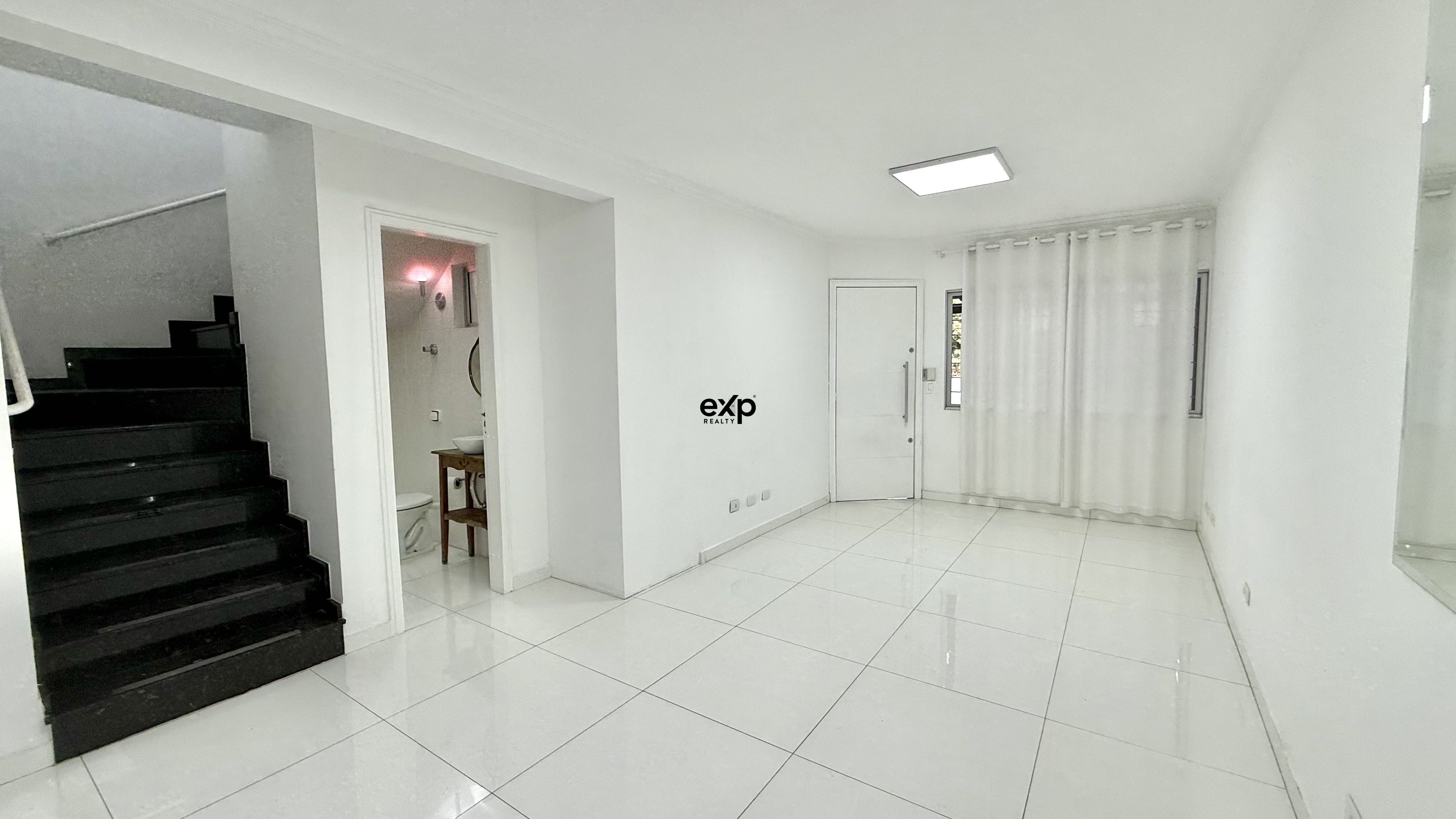 Open Concept Townhouse in Jardim das Americas
