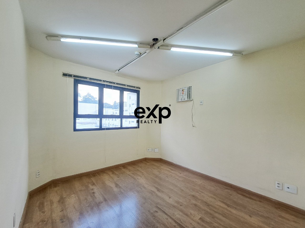 Sala Comercial à Venda na Vila Itapura em Campinas | 66 m² | 2 Salas | 1 Vaga | R$ 330.000