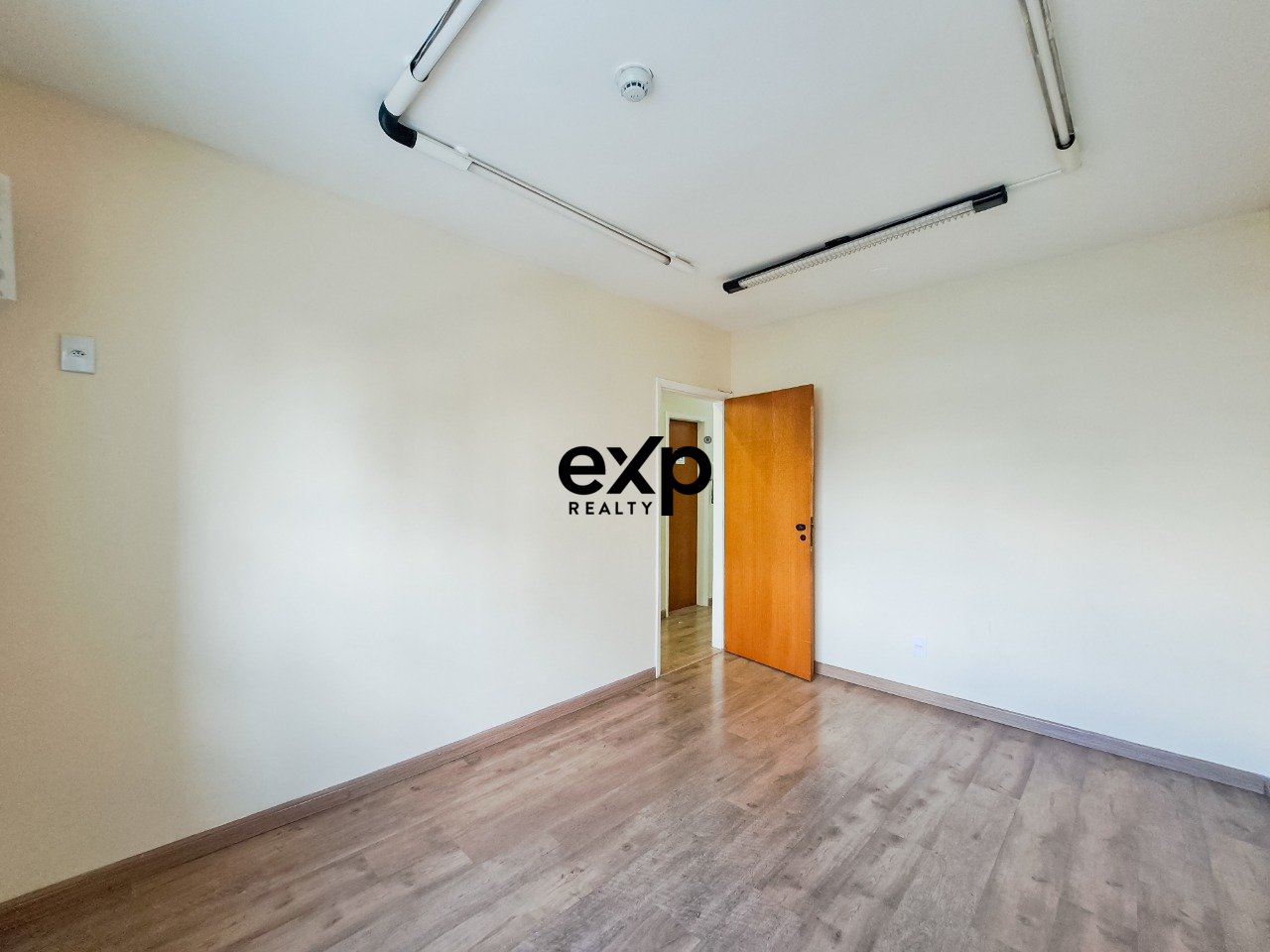 Sala Comercial à Venda na Vila Itapura em Campinas | 66 m² | 2 Salas | 1 Vaga | R$ 330.000