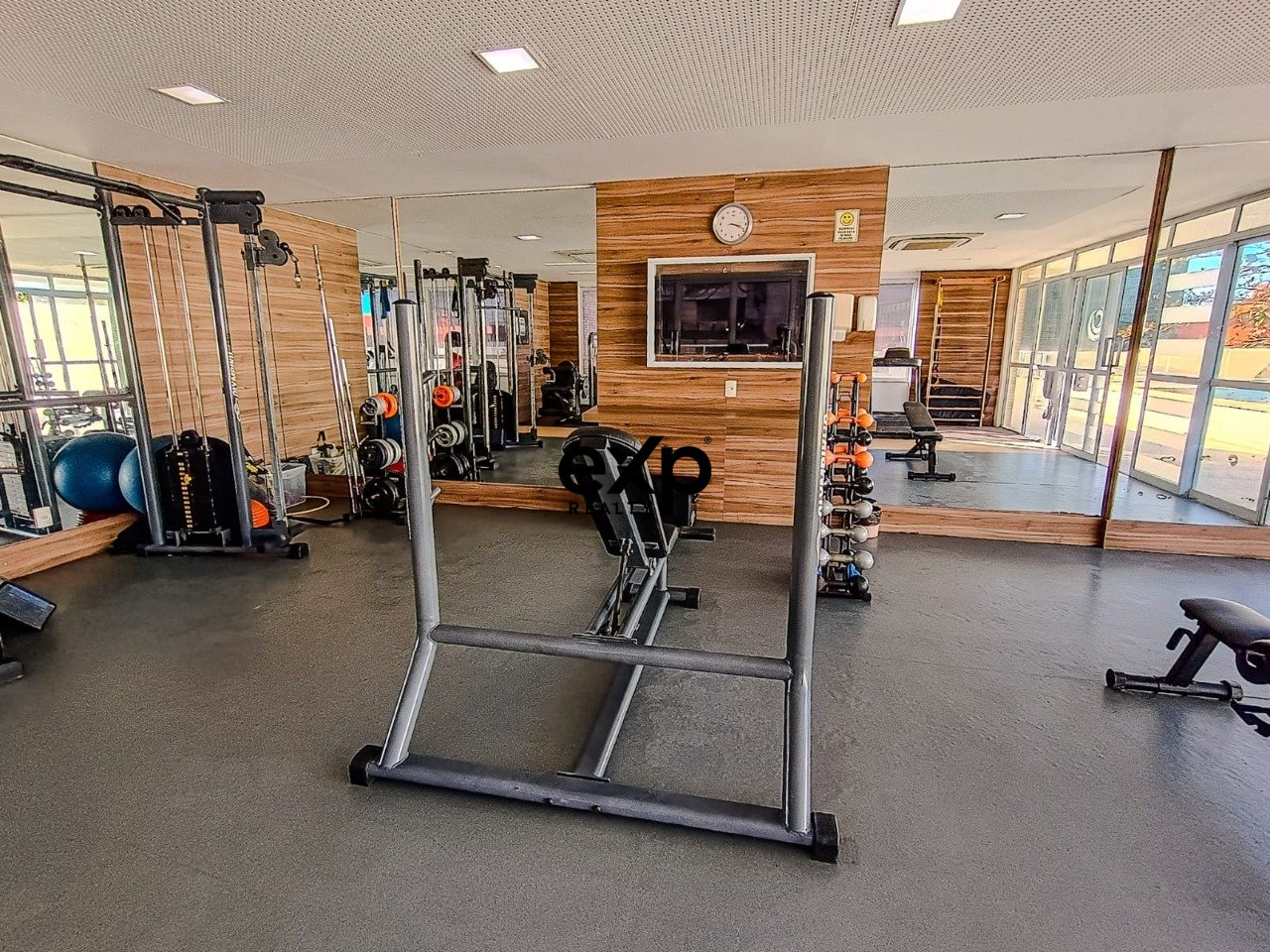 Apartamento 2/4 com Suíte e Varanda Gourmet no Residencial Miramar - Costa Azul