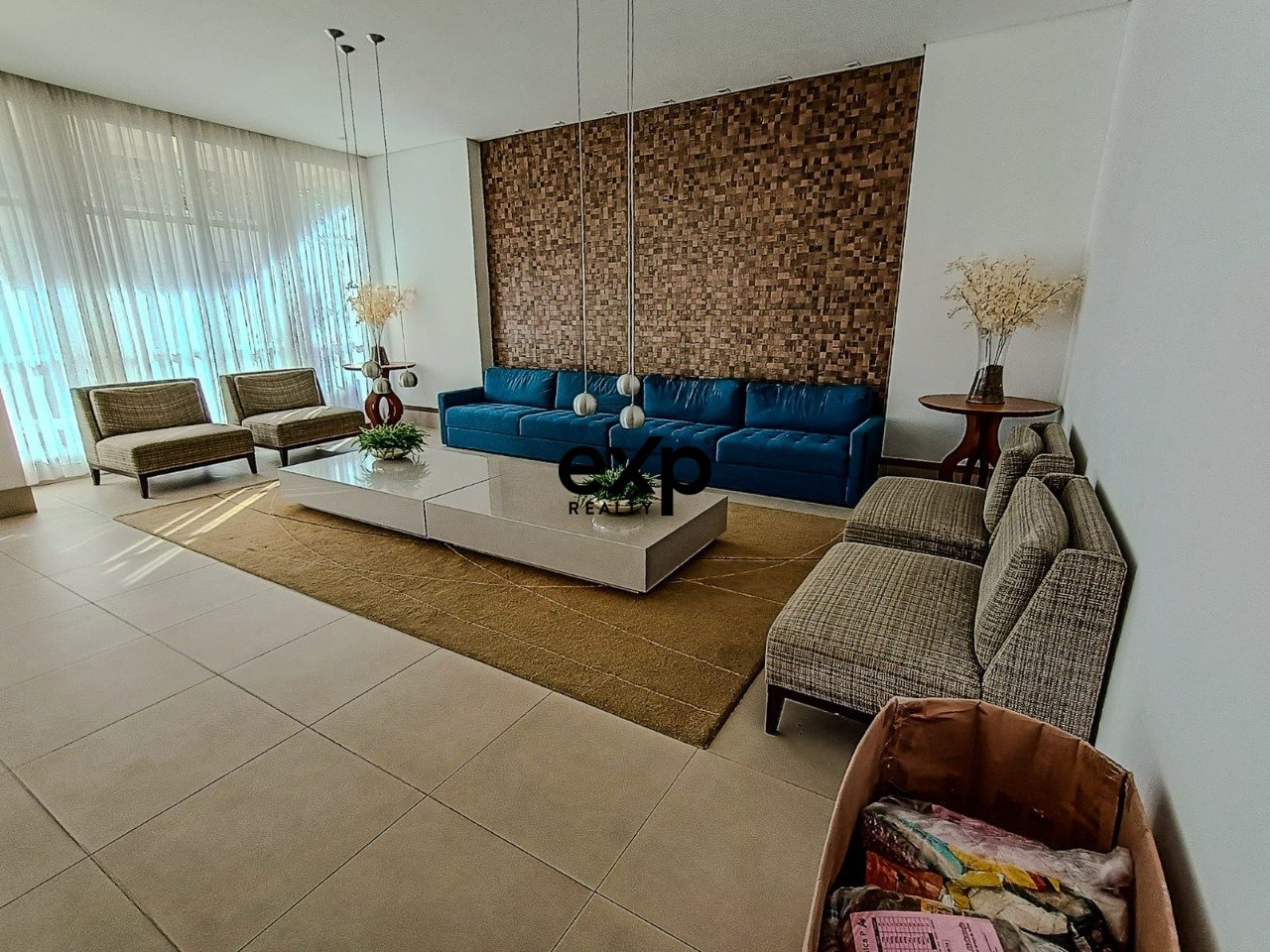 Apartamento 2/4 com Suíte e Varanda Gourmet no Residencial Miramar - Costa Azul