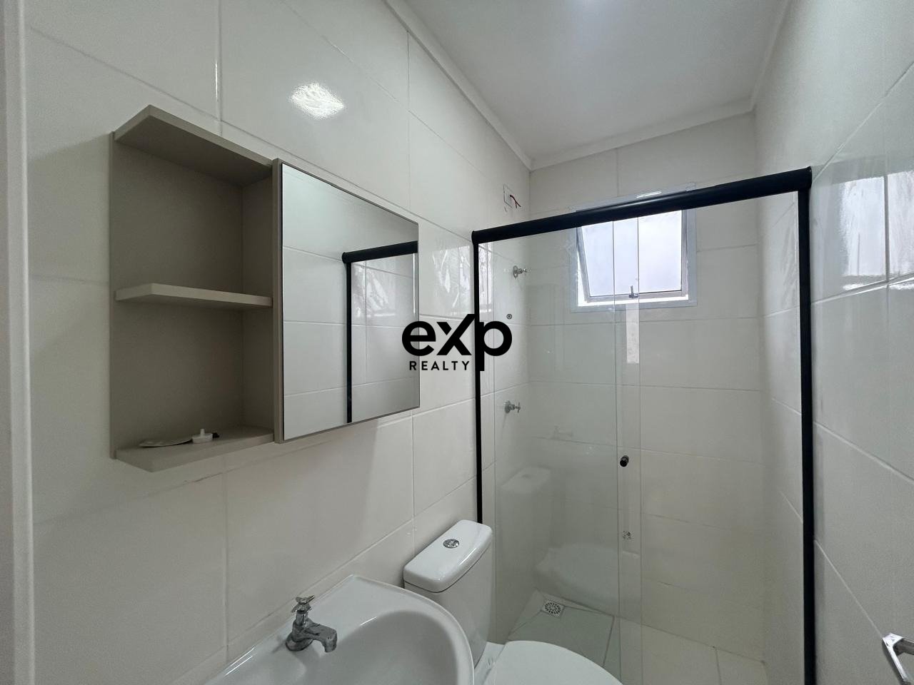 APARTAMENTO PARA LOCAÇÃO - EXCELENTE LOCALIZAÇÃO, CONFORTO E PRIVACIDADE
