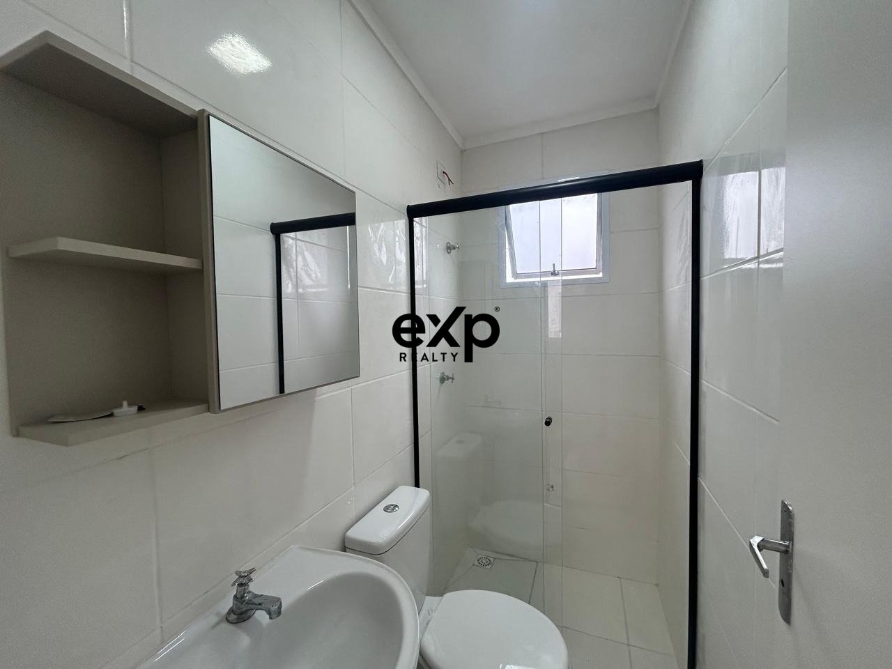 APARTAMENTO PARA LOCAÇÃO - EXCELENTE LOCALIZAÇÃO, CONFORTO E PRIVACIDADE