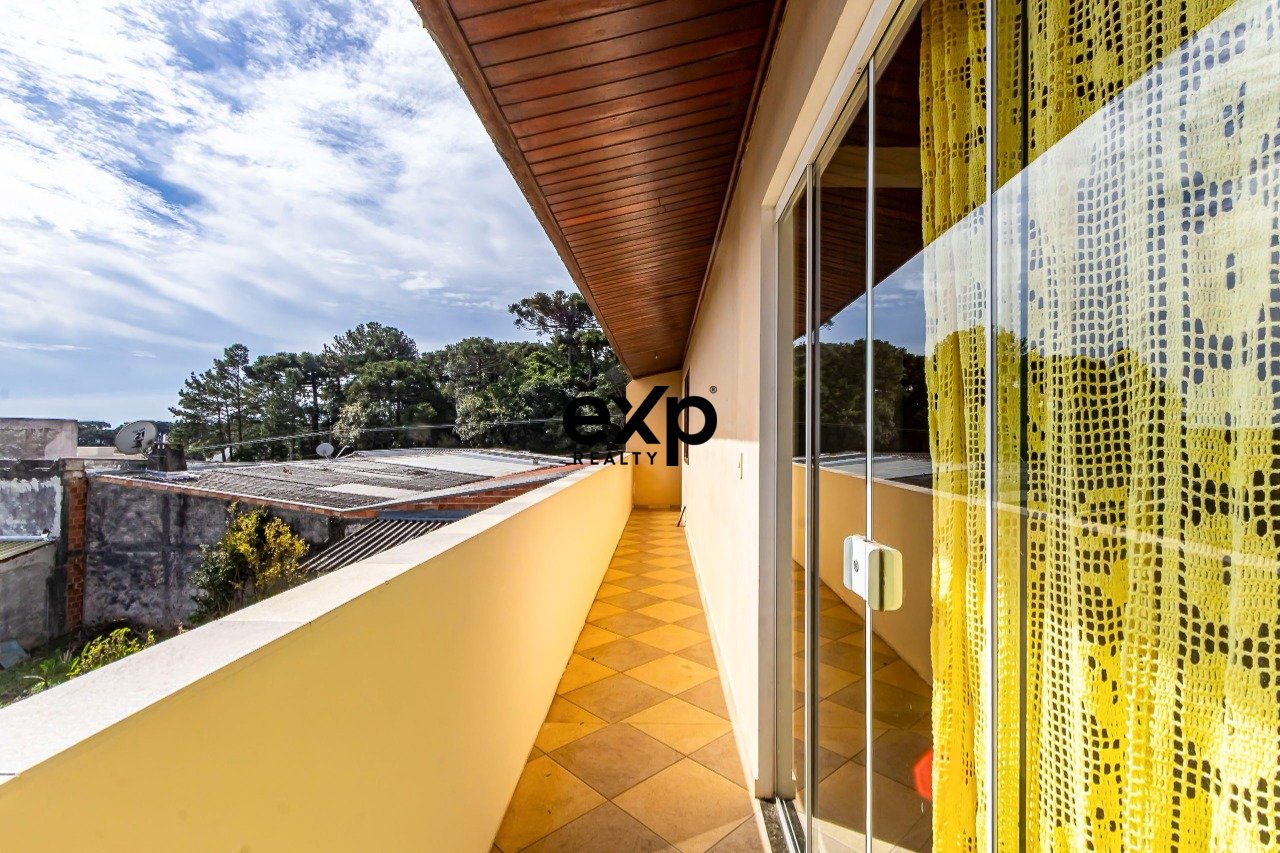 House for sale in Parque da Fonte, São José dos Pinhais, 4 Bedrooms with 1 on ground floor and 4 parking spaces!
