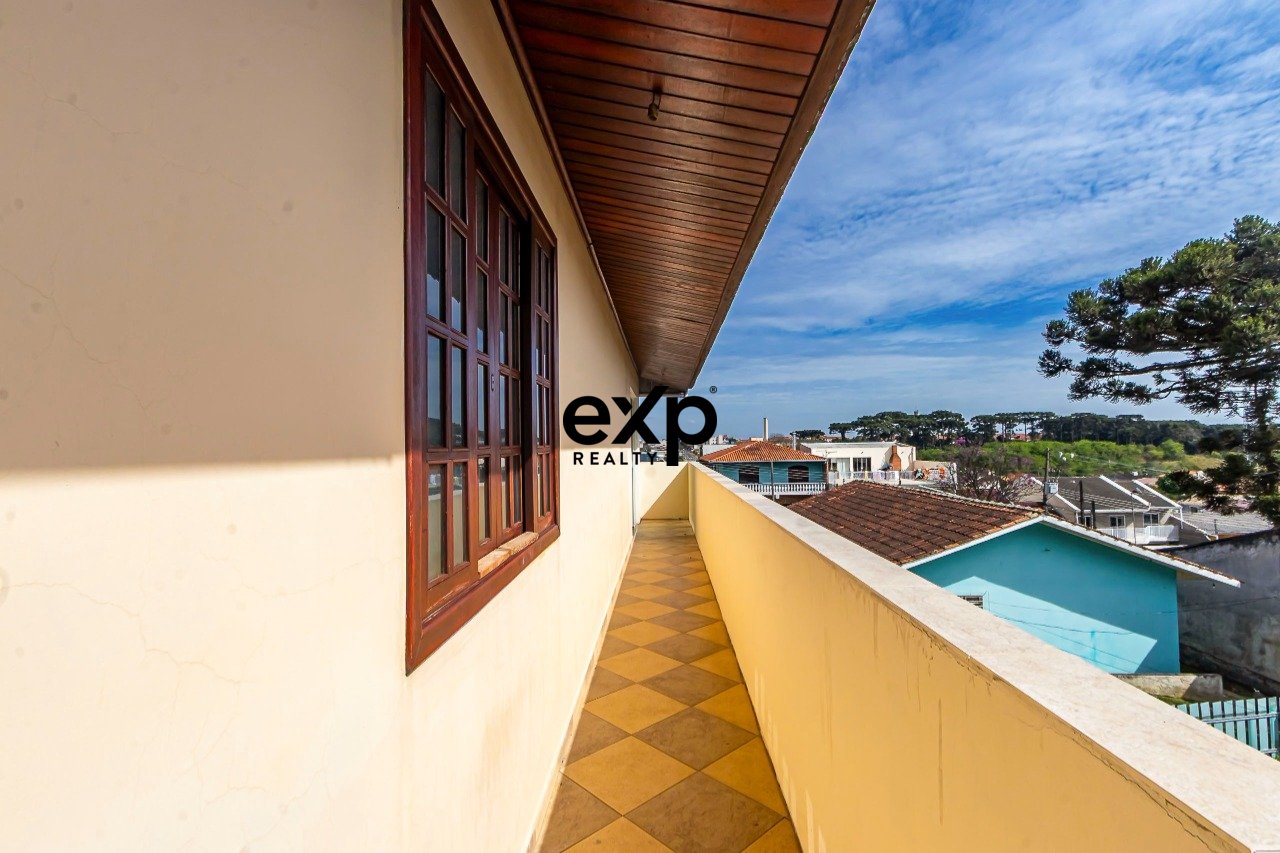 House for sale in Parque da Fonte, São José dos Pinhais, 4 Bedrooms with 1 on ground floor and 4 parking spaces! 2