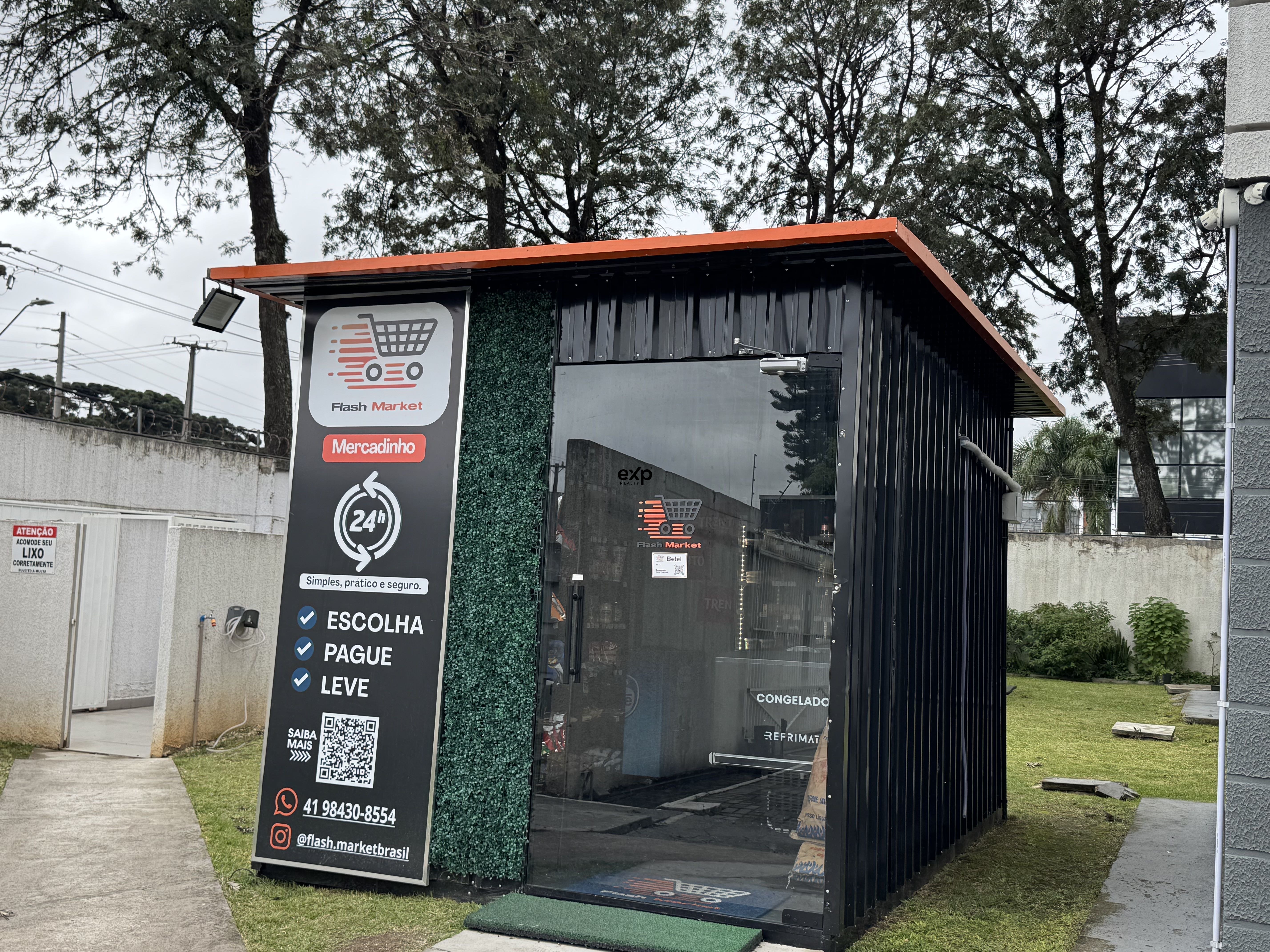 Apartamento à venda em Pinhais, Iraí 416 Weissópolis Pinhais 83321-000, 59 m²