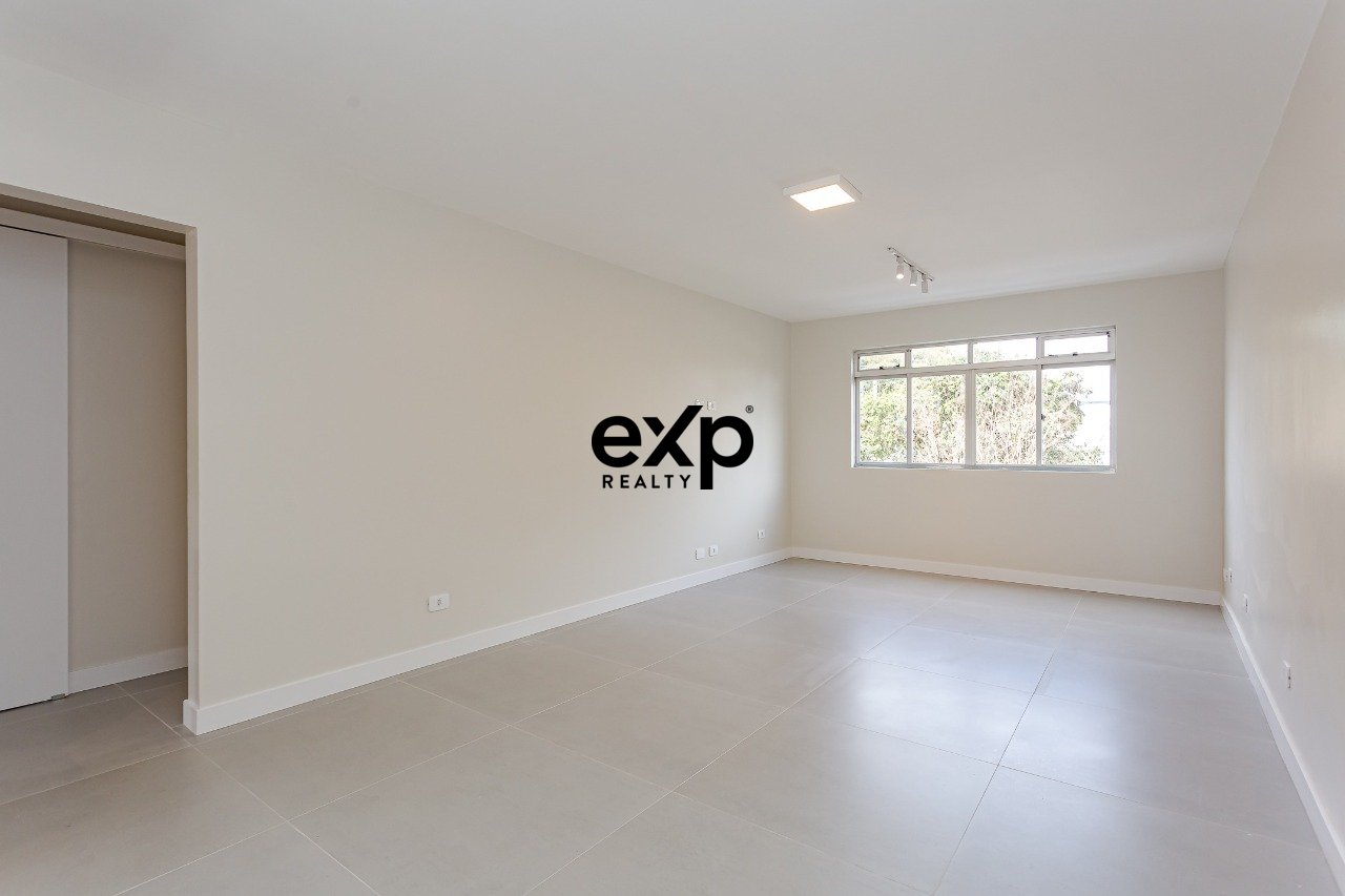 Fully Renovated Apartment for Sale in Água Verde - Curitiba 2