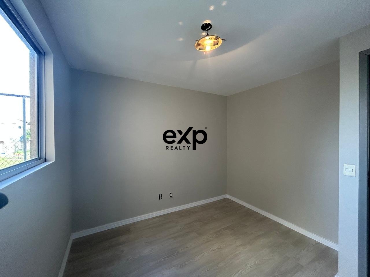 Apartamento à venda em Curitiba, Avenida Pero Vaz de Caminha, Número 700 tatuquara Curitiba 81470-096, 42 m²