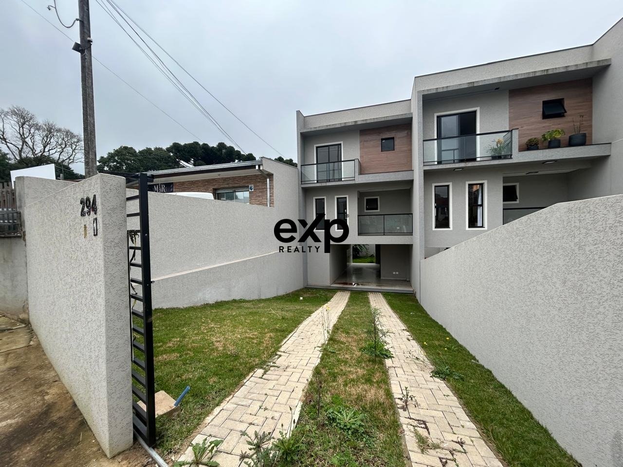 NEW TOWNHOUSE IN GATED CONDOMINIUM | 3 BEDROOMS + SUITE 5