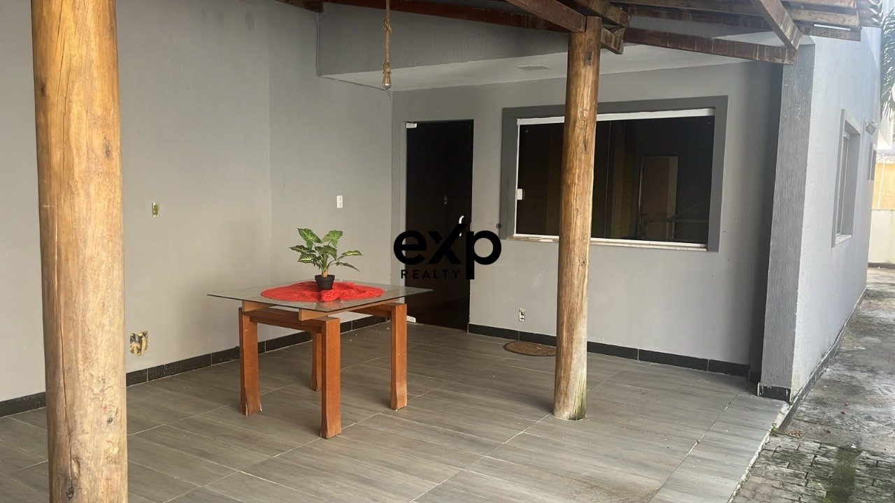 Casa à venda em Salvador, Rua Luis Eduardo Magalhaes 2 Itapuã Salvador 41630-700, 272 m²