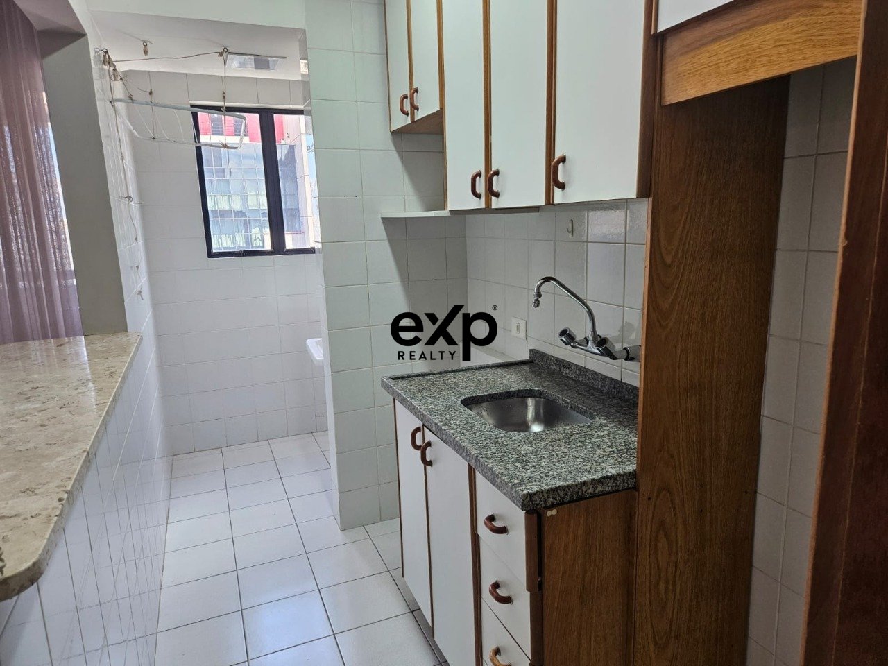 Apartment for sale in Curitba, Rua Emiliano Perneta 288 Centro Curitba 80420-210, 67 m²