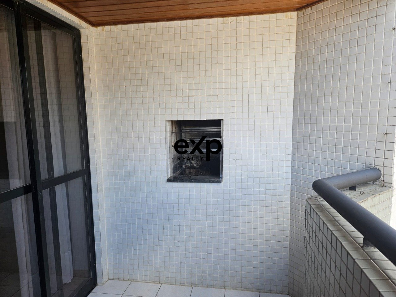 APARTAMENTO 1 DORMITORIO+ SACADA E CHURRASQUEIRA