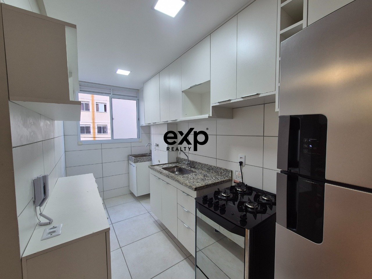 Apartment for Sale with Balcony - Solar de Vilas Condominium 5