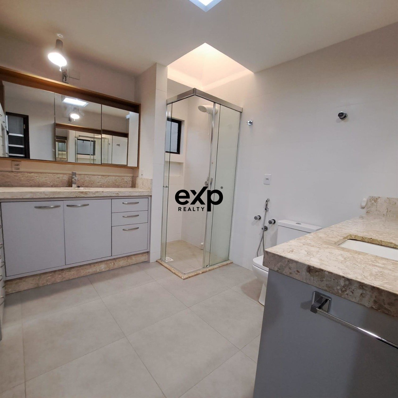 Casa à venda em Blumenau, Sabiá 93 Água Verde Blumenau 89037-385, 214 m²