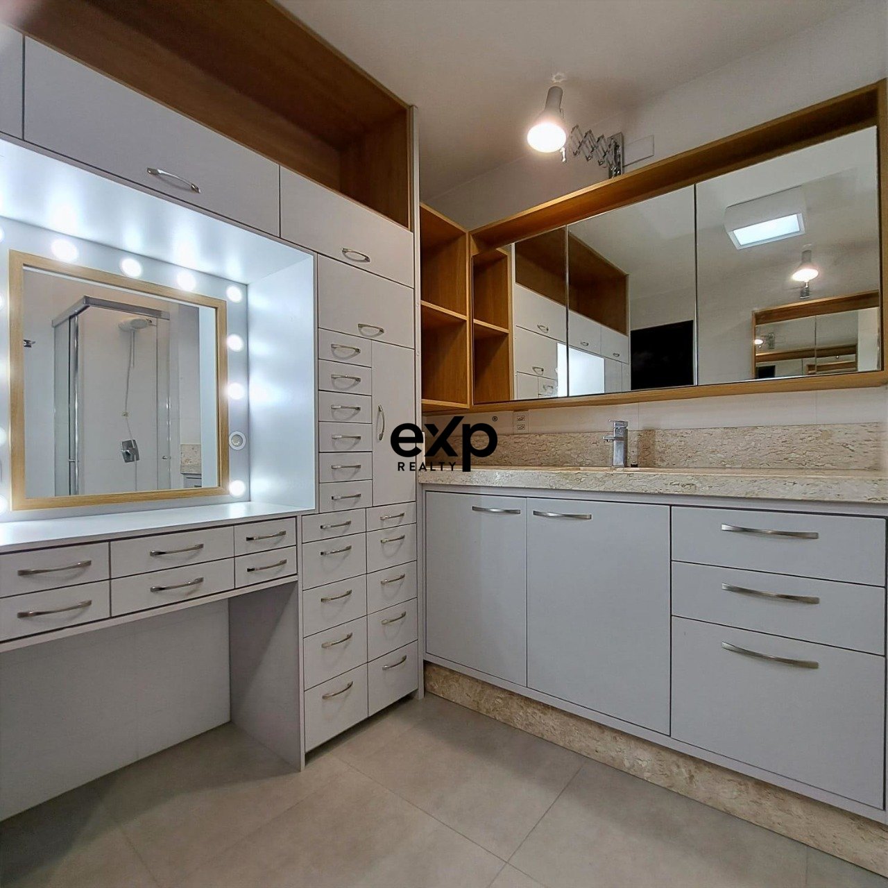 Casa à venda em Blumenau, Sabiá 93 Água Verde Blumenau 89037-385, 214 m²