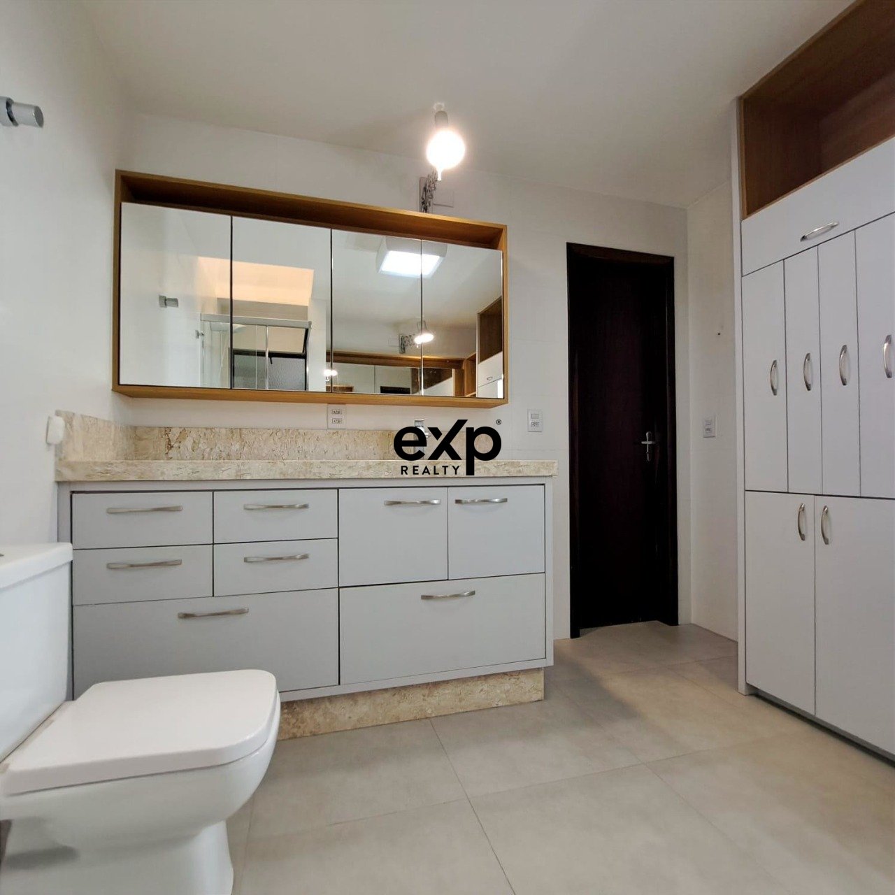 Casa à venda em Blumenau, Sabiá 93 Água Verde Blumenau 89037-385, 214 m²