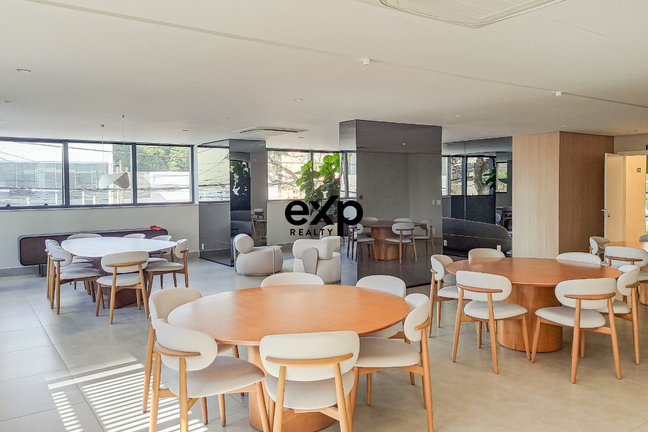 Apartamento à venda em Campinas, Doutor Sampaio Peixoto 121 Cambuí Campinas 13024-420, 221 m²