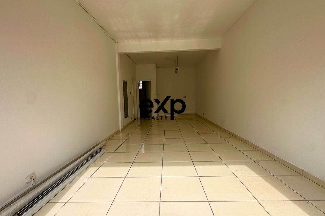 Commercial Space for Rent 500m² from Brasilia Avenue 4