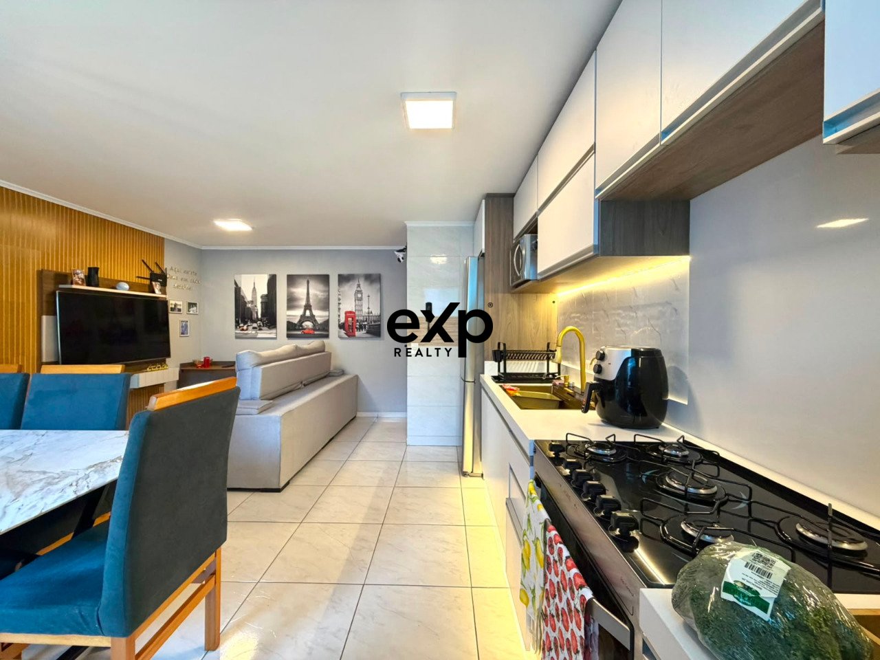 Apartment for sale in São José dos Pinhais, Barão do Cerro Azul 3025 Bom Jesus São José dos Pinhais 83005-430, 75 m²