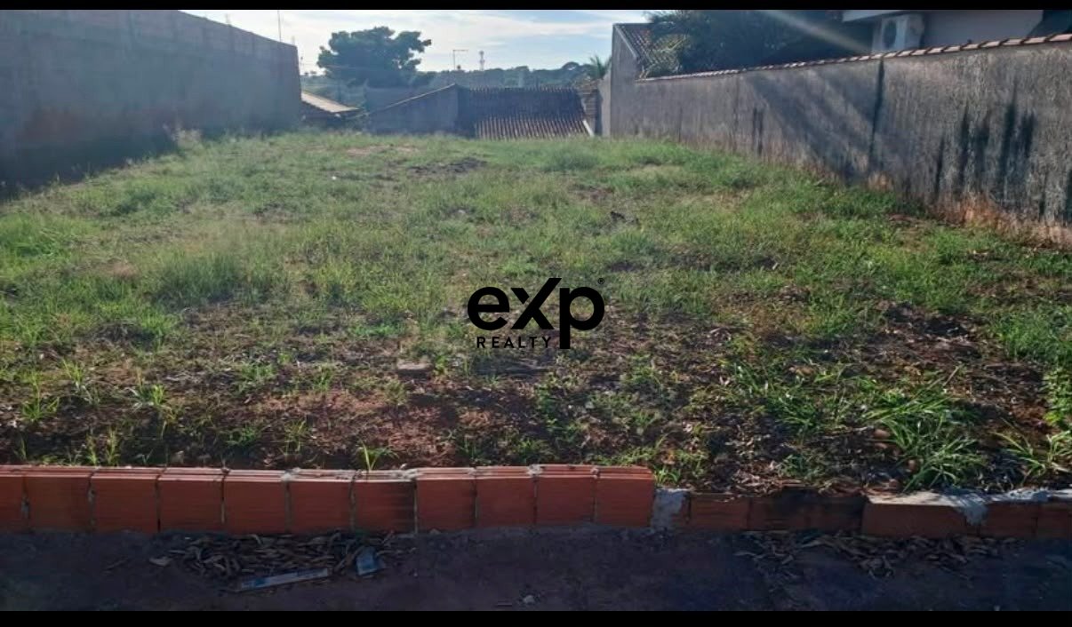 terreno plano no Colina do Sol