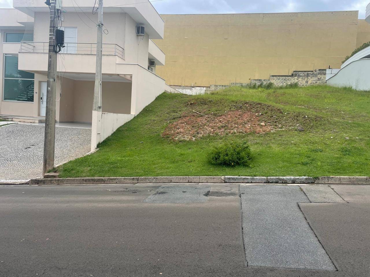 Terreno à venda em Valinhos, Martinho Leardine 150 Chácaras Silvania Valinhos 13271-650, 500 m²