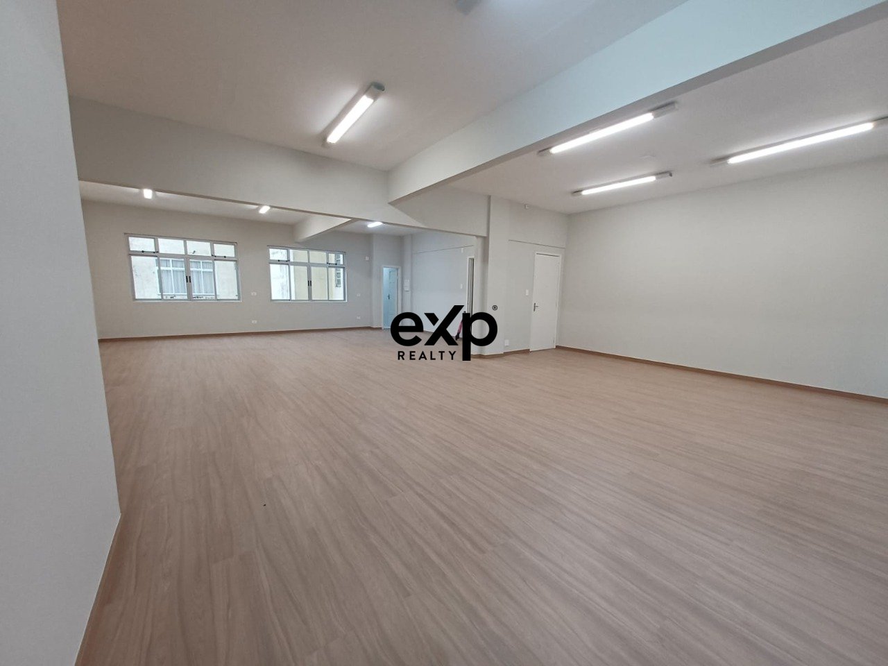 Salas/Conjuntos à venda em Curitiba, XV de Novembro 556 Centro Curitiba 80020-310, 85 m²