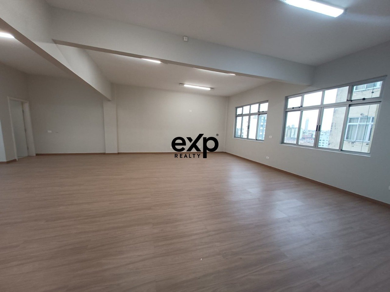 Salas/Conjuntos à venda em Curitiba, XV de Novembro 556 Centro Curitiba 80020-310, 85 m²
