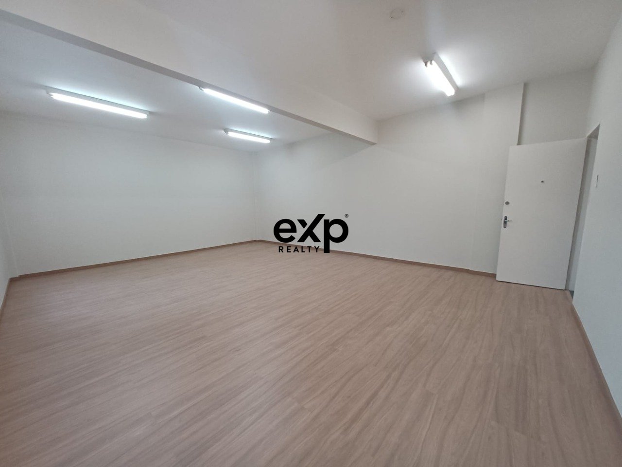 Salas/Conjuntos à venda em Curitiba, XV de Novembro 556 Centro Curitiba 80020-310, 41 m²