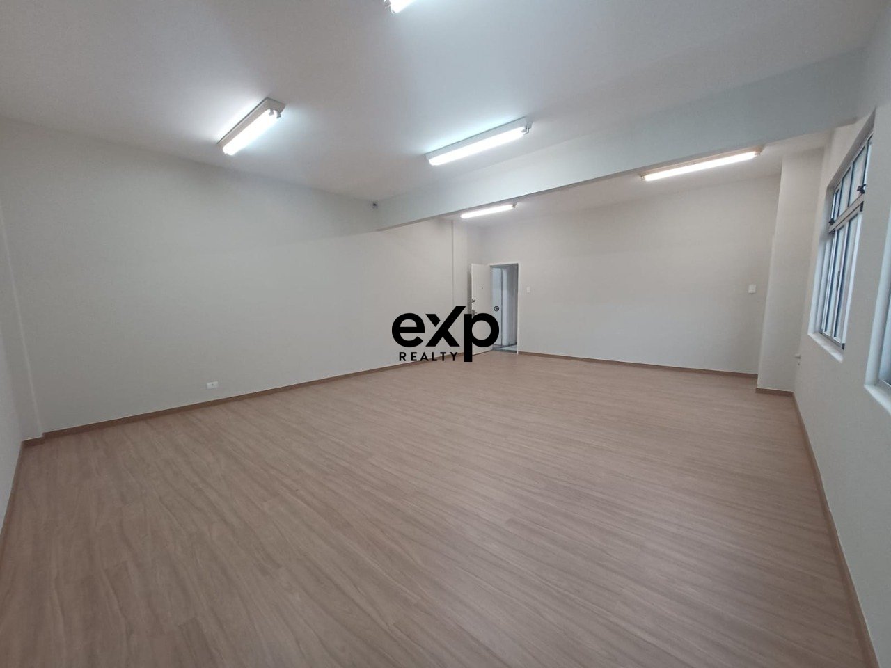 Salas/Conjuntos à venda em Curitiba, XV de Novembro 556 Centro Curitiba 80020-310, 41 m²