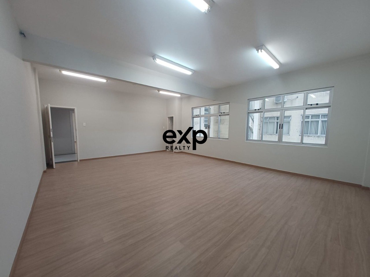 Salas/Conjuntos à venda em Curitiba, XV de Novembro 556 Centro Curitiba 80020-310, 41 m²