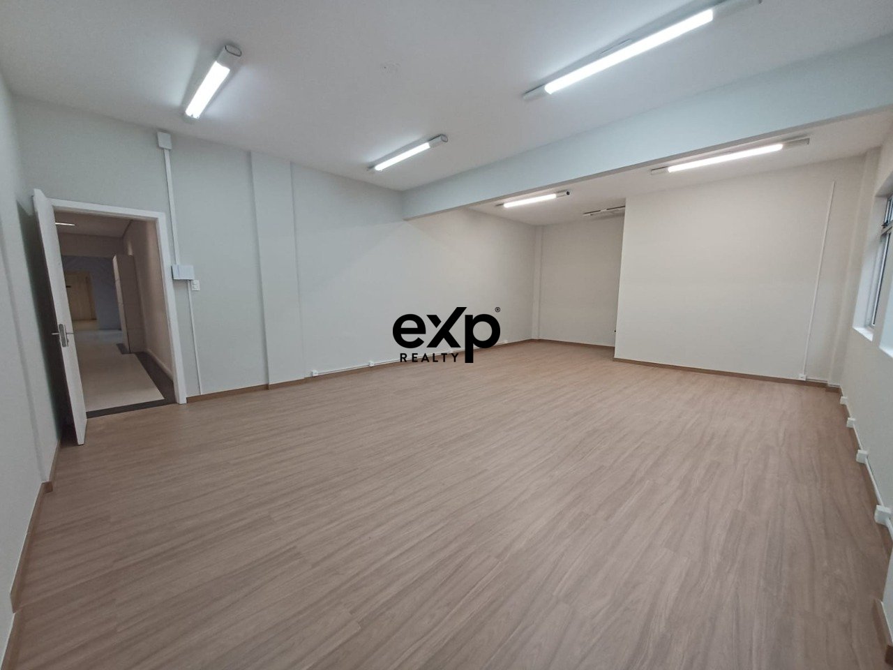 Salas/Conjuntos à venda em Curitiba, XV de Novembro 556 Centro Curitiba 80020-310, 45 m²