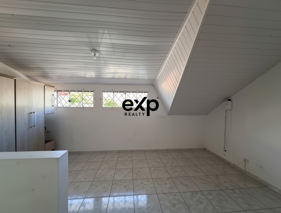 Casa à venda em São José dos Pinhais, Desembargador James Portugal Macedo 1014 Santo Antônio São José dos Pinhais 83020-620, 141 m²