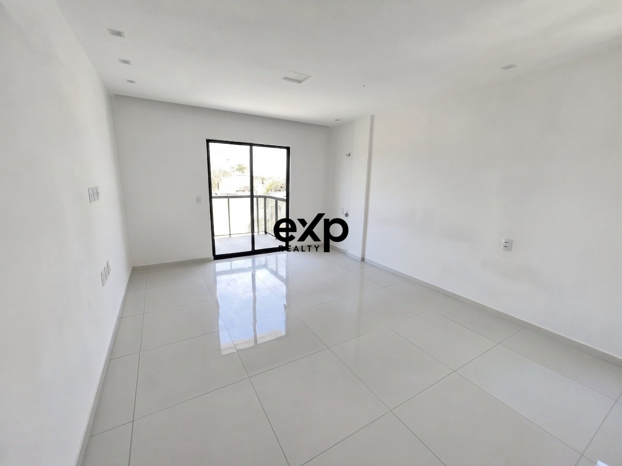 Casa em Condomínio à venda em Eusebio, Avenida Eusébio de Queiroz 4065 Azur Condomínio Lago Eusebio 61760-000, 498 m²