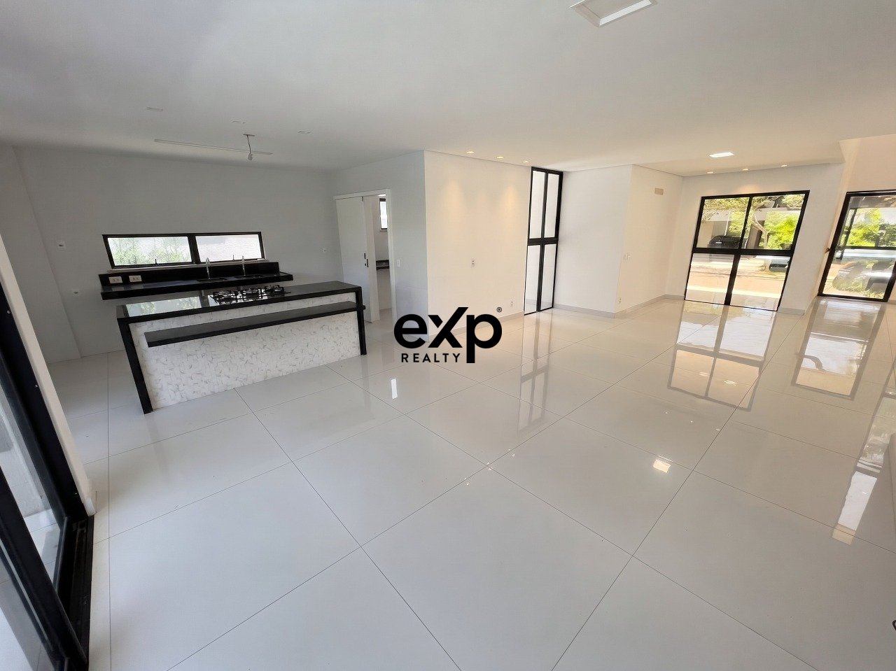 Casa em Condomínio à venda em Eusebio, Avenida Eusébio de Queiroz 4065 Azur Condomínio Lago Eusebio 61760-000, 498 m²