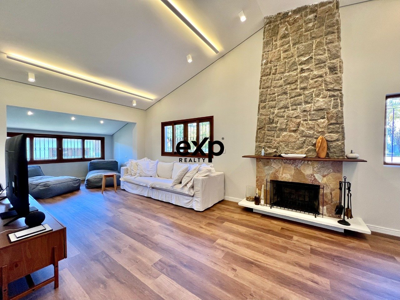 Casa à venda em Atibaia, Rubens Paiva 162 Vila Giglio Atibaia 12946-290, 1000 m²