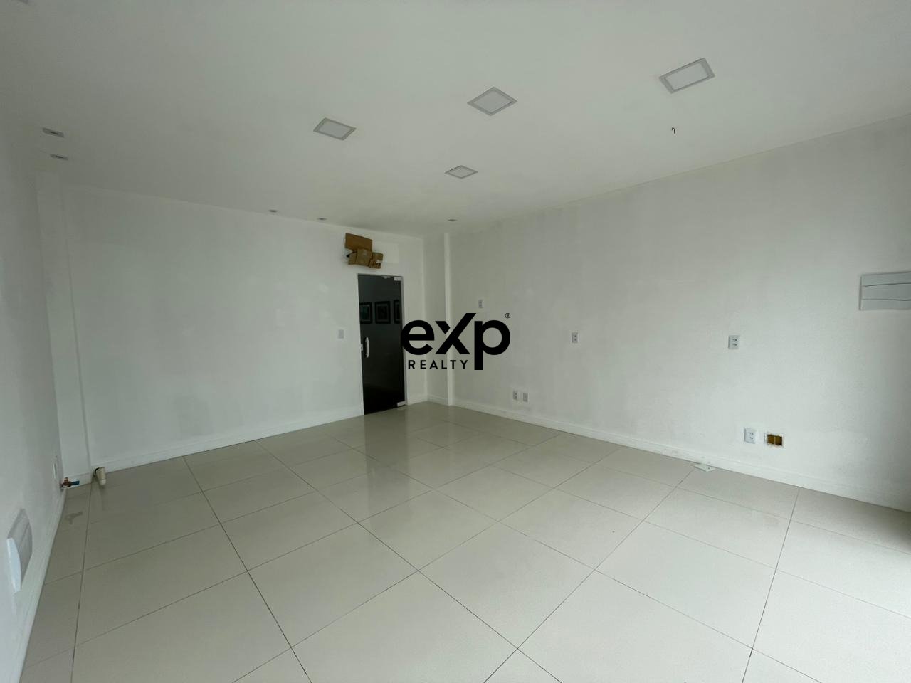 Sala Comercial para alugar em Lauro de Freitas, Itajú do Colônia 1 Pitangueiras Lauro de Freitas 42701-270, 22 m²