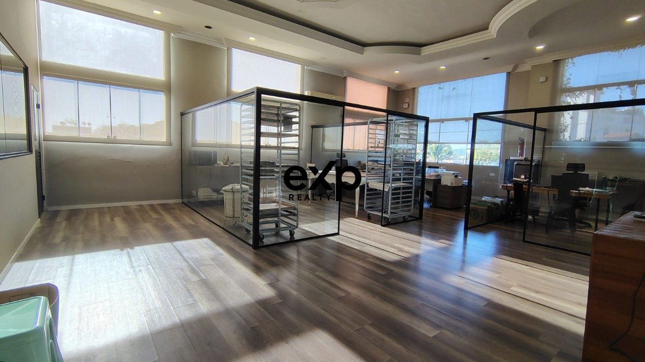 Commercial Building for rent in Vinhedo, Avenida João Pescarini 273 Centro Vinhedo 13280-144, 300 m²